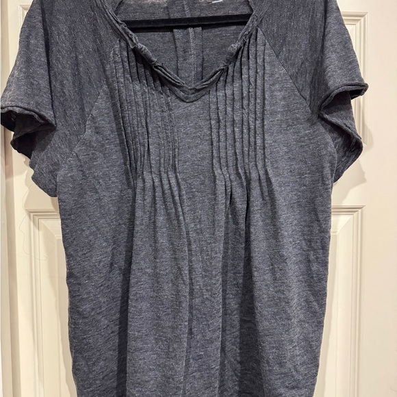 Wonderly Gray Pleated Short Sleeve Blouse - Picture 1 of 5